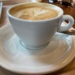 Café de la mañana en una esquina de Valencia