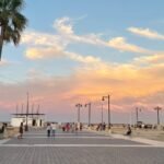 Día de playa en Valencia junto al mar Mediterráneo
